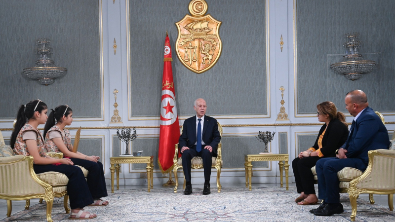 Kais Saïed reçoit les lauréates du 'Défi de la lecture arabe'